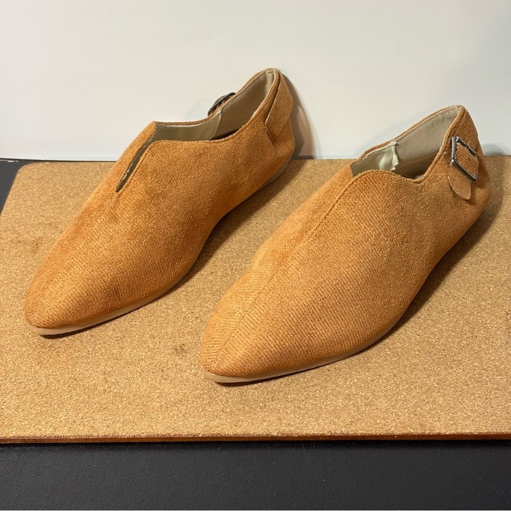 3/$15 Women’s Tan Slip-On Shoes Size 39